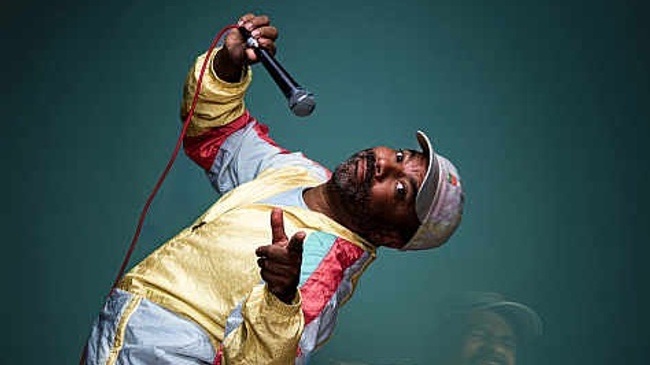 Simon Pearce mit "Funny Bones"