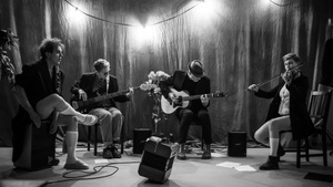 KONZERT: Post Apocalyptic Café Orchestra & Adventscafé