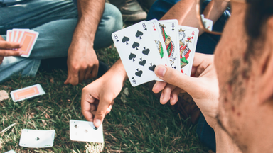 Berlin Singles Brettspiel-Hangout | Zeya: 6 kuratierte Singles 🎲 Spielerisch