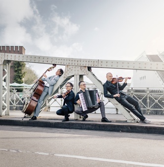 UWAGA! Quartett   "Musik: The Complete Story"