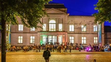 Tastführung: Kunst fühlen. Wir. Alle. Zusammen.