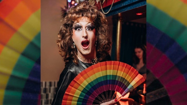 Live-performance und Filmvorführung zum Thema Drag-Kultur