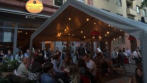 Date & Yap – Cozy Dating in der Fliese