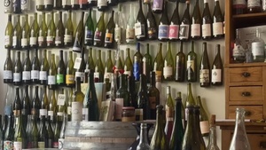 NATURWEIN APÉRO IM BÜDCHEN  CASABLANCA