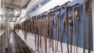 Verborgene Geschichten. Blicke ins Depot des Museums Europäischer Kulturen - Führung hinter die Kulissen