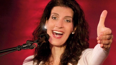 Frau Höpker bittet zum Gesang - Das Mitsingkonzert