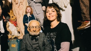 Singalong zu Weihnachten mit Bing Crosby, Elvis und Gott | Mit: Sir Henry, Matthias Trippner, Suse Wächter & ihre Puppen