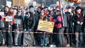 Was ist wahr? | Cathryn Clüver Ashbrook, Matthias Politycki, Jens-Christian Rabe & Anna Clauß