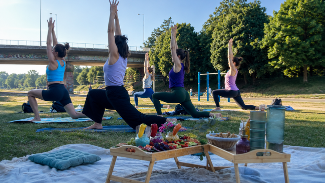 Afterwork Yoga & Picknick im Rosenaupark