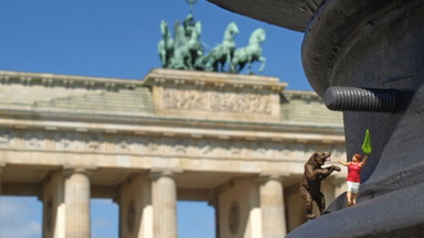 Miniaturkunstausstellung "The Germinis: ein Minitrip durch Germany"