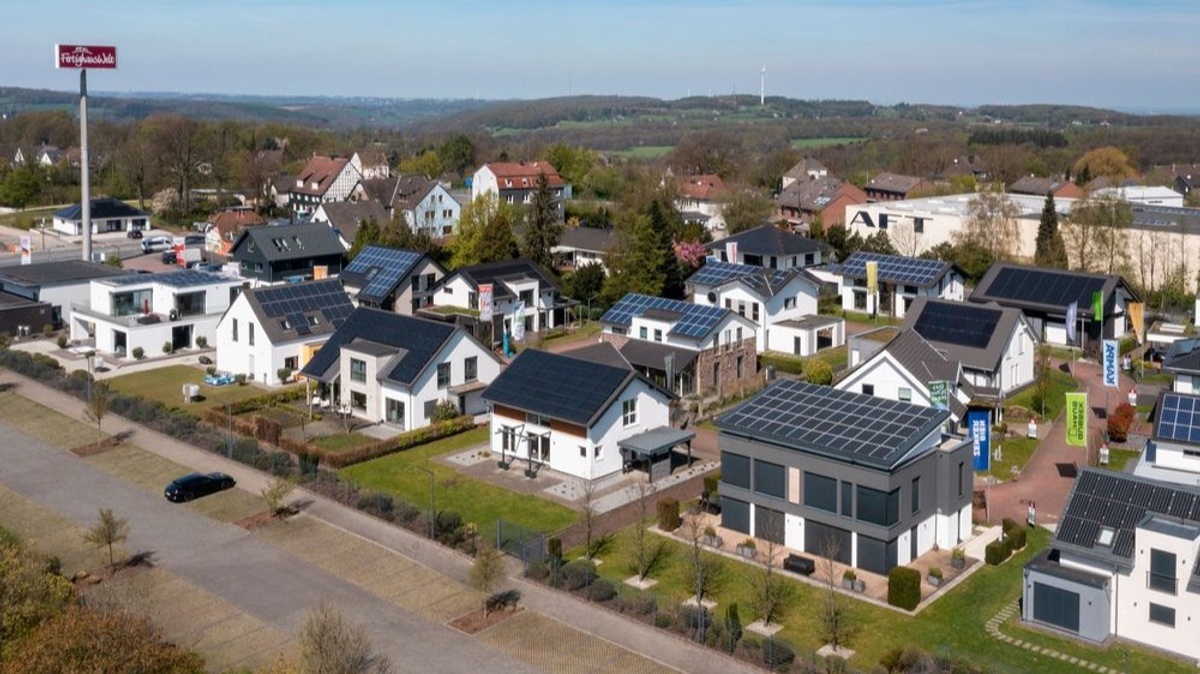 Studio Urbanistan // Somewhere there's war