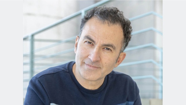 Fatih Çevikkollu - Kartonwand