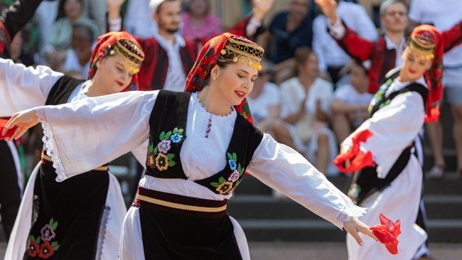 TanzFolk // Die Welt tanzt