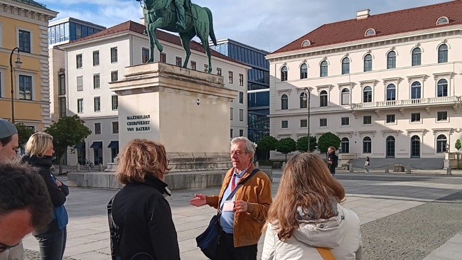 Münchens historische Stadtgeschichte lauschen | kostenlos im Rahmenprogramm der MACHart