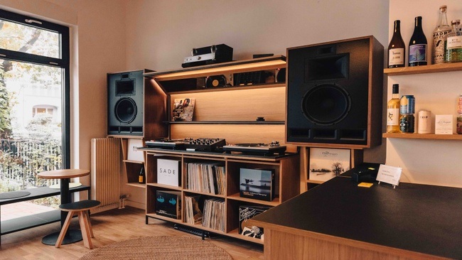 Sunday Listening Session at Unkompress