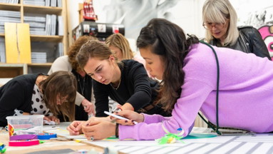 „Tape for Democracy“ Workshop mit ENNICOLOR