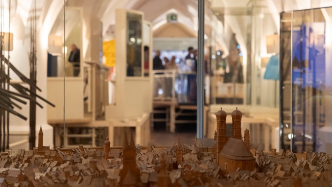 Führung und Stadtspaziergang: What the City. Perspektiven unserer Stadt