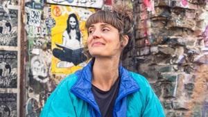 4 Jahre WIR RAVEN IM VIERECK w./ Sahra Bass