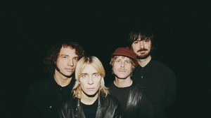 Annie Taylor + support - OUT OF SCALE