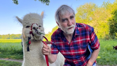 „Walters bunte Welt“: Rentner und Instagram-Star Walter Burgmann feiert Buchpremiere