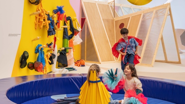 Playground. Ein Spielplatz im Museum von Sonia Kazovsky