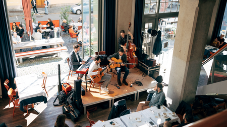 »THE UPSTROKE FIVE – ›WHEN JAZZ BECAME HOT‹« JAZZ-BRUNCH AM SONNTAG