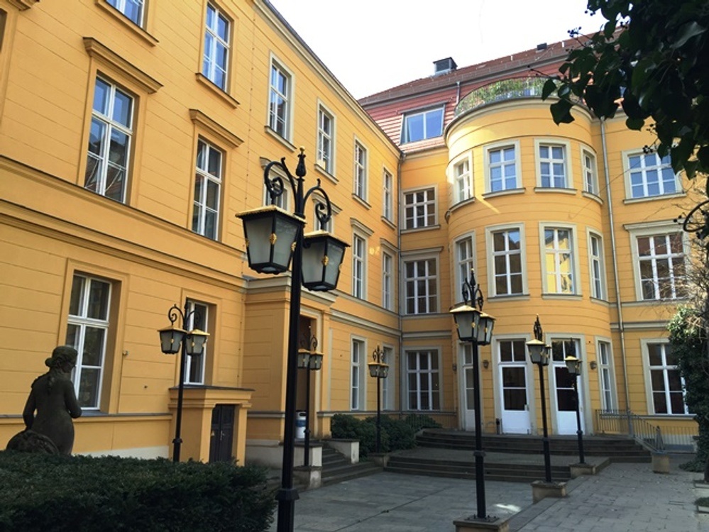 CLUB OVAL - CROSSOVER DANCEBATTLE / TANZKOMPLIZEN