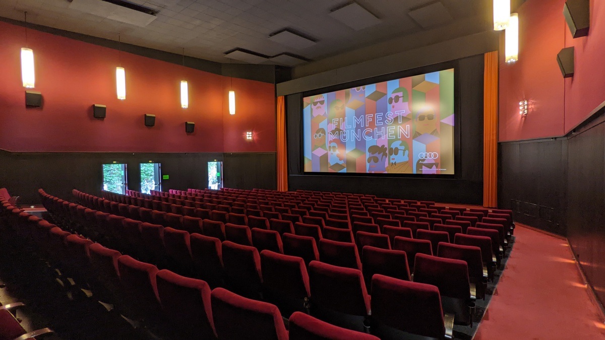 8 Berge Kino Munchen