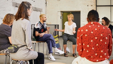 Resonanzen: Kreativworkshop für Erwachsene zur Ausstellung "Iliggocene – The Age of Dizziness" (in deutscher Sprache)