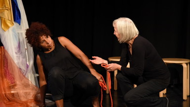 Playback Theater Berlin spielt Ihre Geschichten