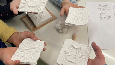 Adler, Löwe, Krone. Ferienworkshop für Familien