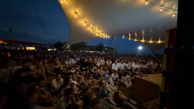 Biergarten Open Air Kino | A COMPLETE UNKNOWN | Free Entry