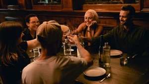 Slow-Dating-Dinner in Berlin: 6 kuratierte Singles | Von einer Frau gegründet · Sicher 🍽️