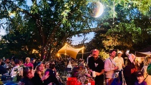 2 JAHRE TEMPEL GARTEN