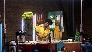 Eu tenho uma história que se parece com a minha. Performance von Tetembua Dandara