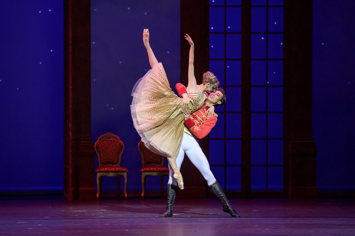 Experience the Enchanting Magic of Cinderella: A Must-See Ballet by the Bavarian State Ballet