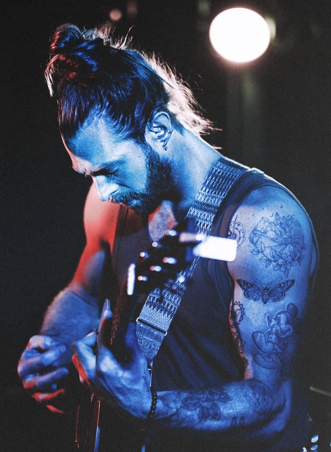 JONATHAN ROY Rausgegangen Köln