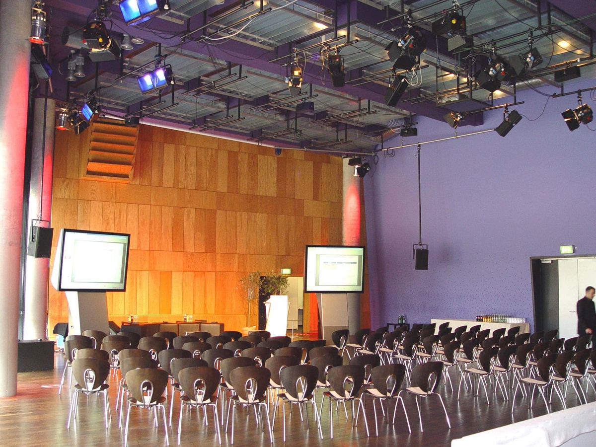 Komed im Mediapark Rausgegangen Köln